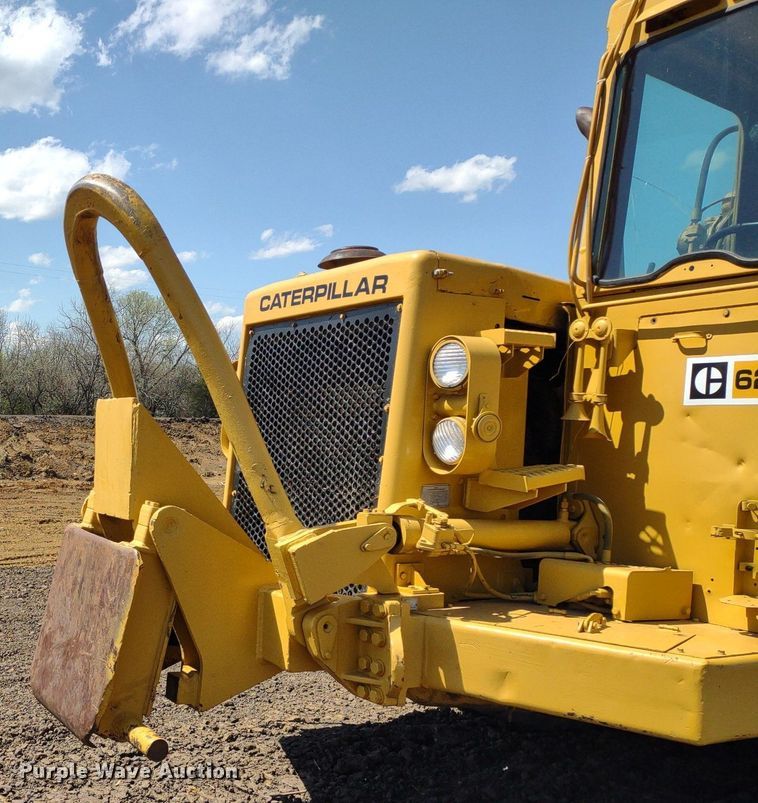 image for item DQ1696 1974 Caterpillar 627B  scraper