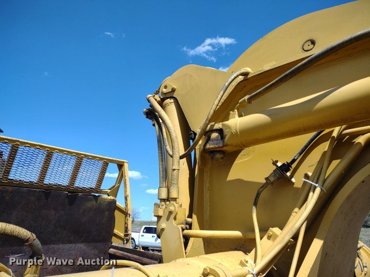 image for item DQ1696 1974 Caterpillar 627B  scraper