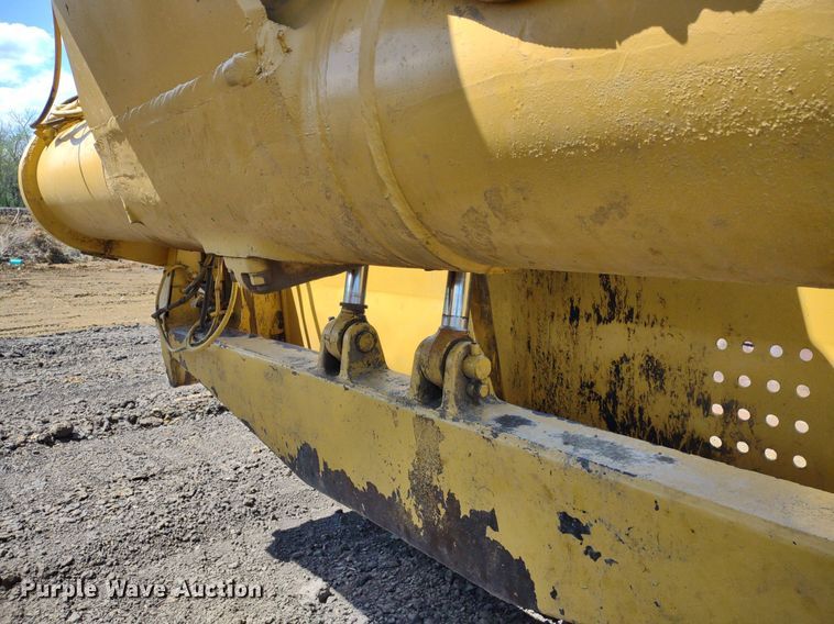 image for item DQ1696 1974 Caterpillar 627B  scraper