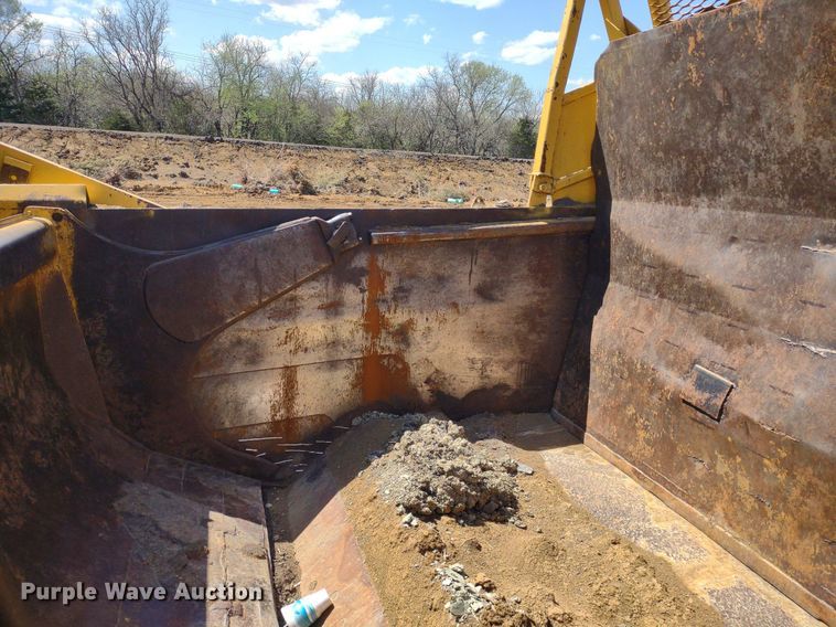 image for item DQ1696 1974 Caterpillar 627B  scraper