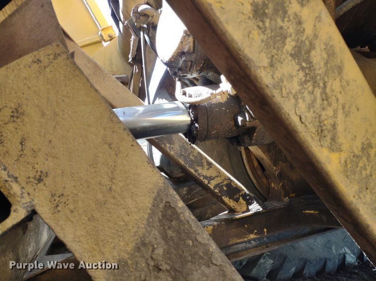 image for item DQ1696 1974 Caterpillar 627B  scraper