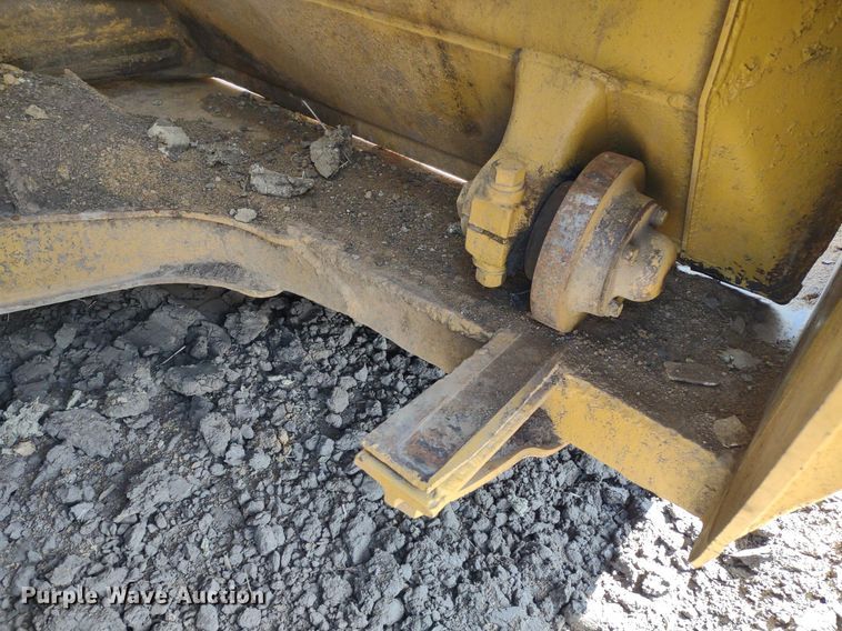 image for item DQ1696 1974 Caterpillar 627B  scraper