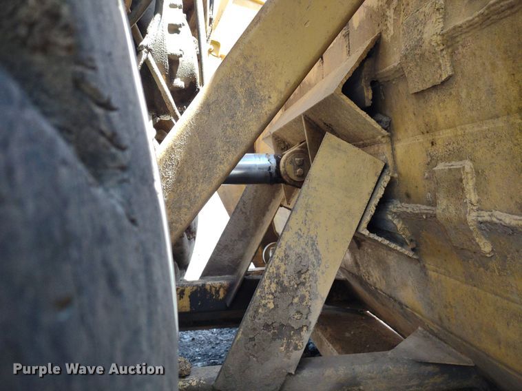 image for item DQ1696 1974 Caterpillar 627B  scraper