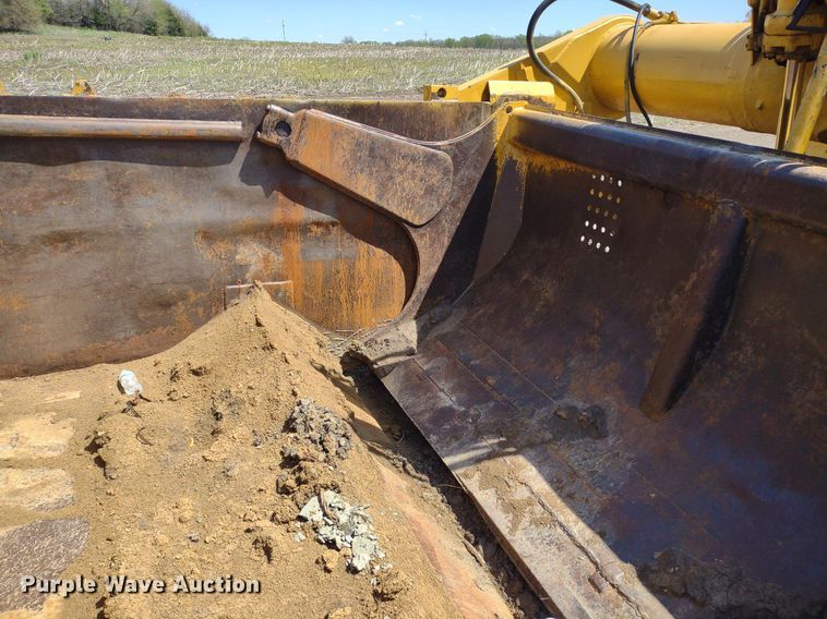 image for item DQ1696 1974 Caterpillar 627B  scraper