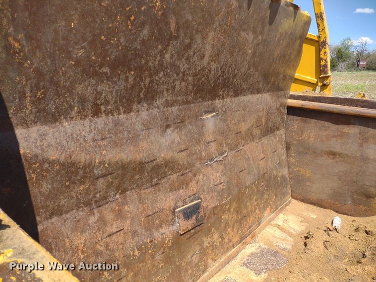 image for item DQ1696 1974 Caterpillar 627B  scraper