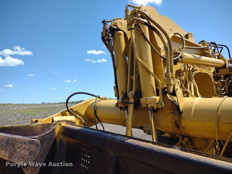 image for item DQ1696 1974 Caterpillar 627B  scraper