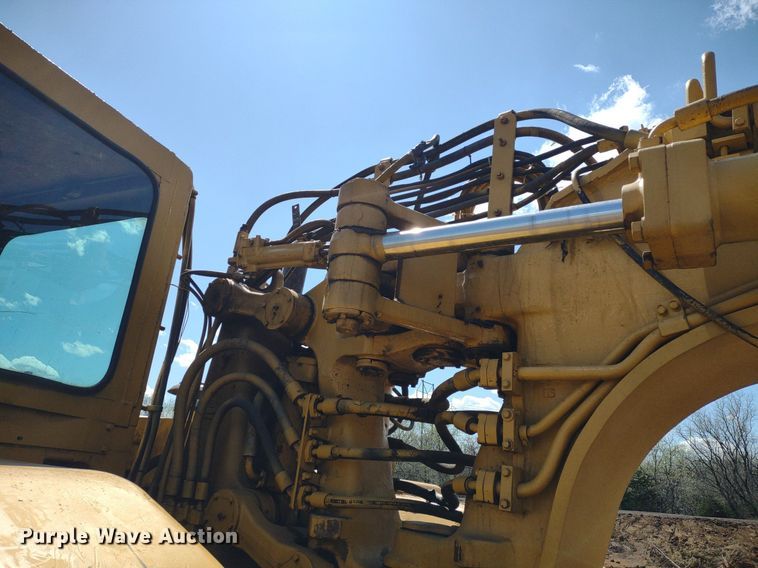image for item DQ1696 1974 Caterpillar 627B  scraper