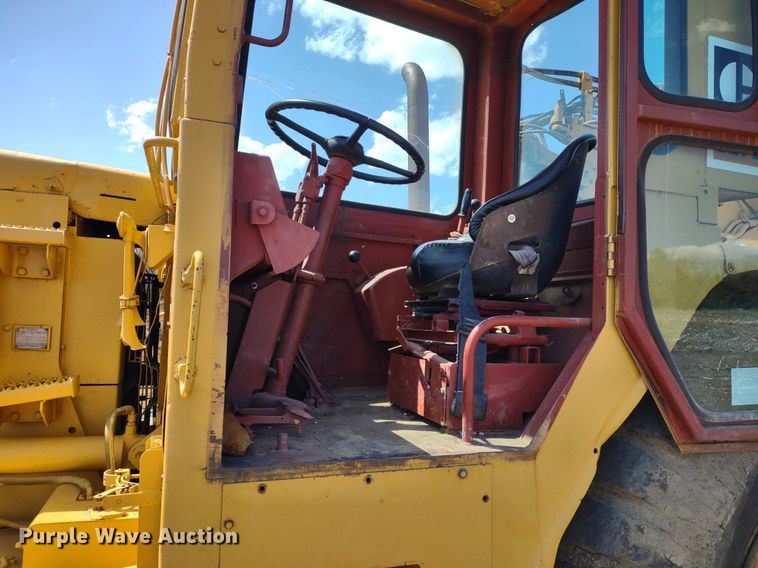 image for item DQ1696 1974 Caterpillar 627B  scraper