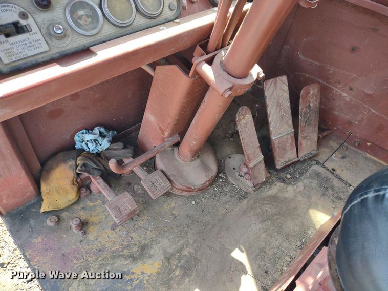 image for item DQ1696 1974 Caterpillar 627B  scraper