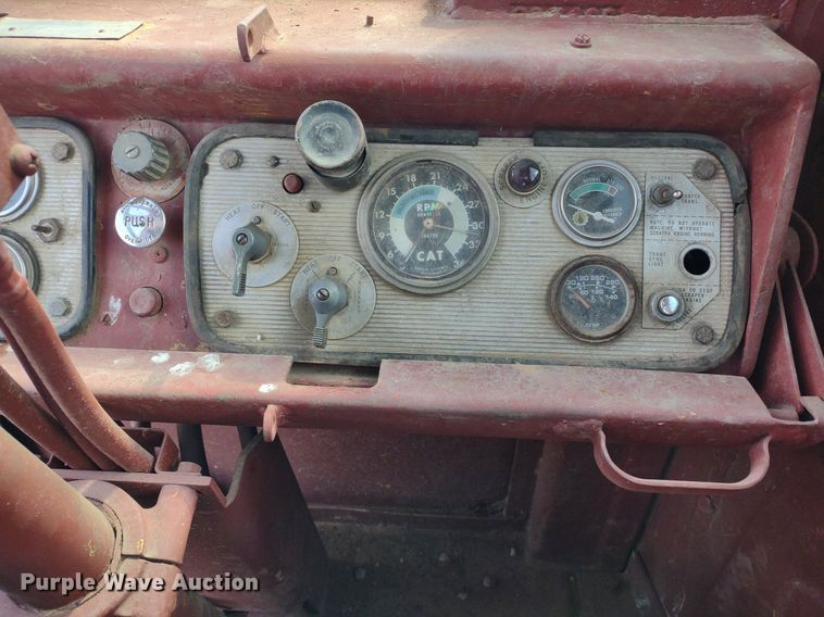 image for item DQ1696 1974 Caterpillar 627B  scraper