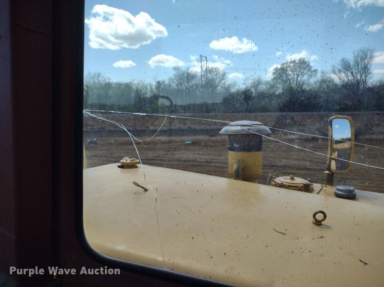 image for item DQ1696 1974 Caterpillar 627B  scraper