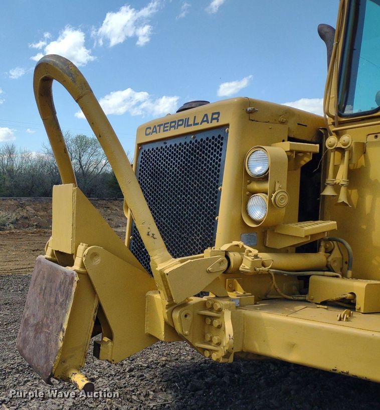 image for item DQ1696 1974 Caterpillar 627B  scraper