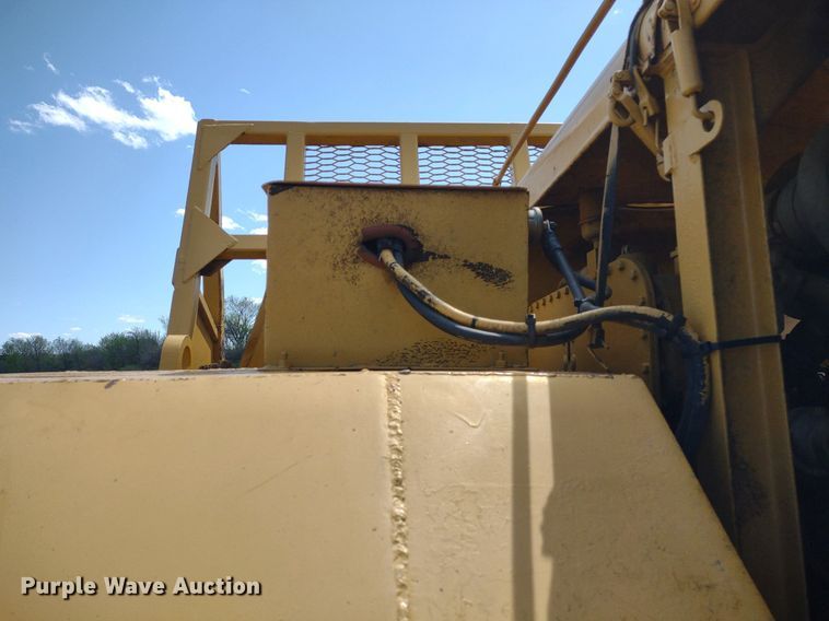 image for item DQ1696 1974 Caterpillar 627B  scraper