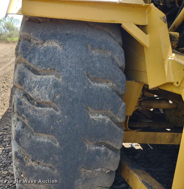 image for item DQ1696 1974 Caterpillar 627B  scraper