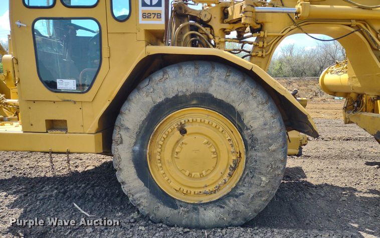 image for item DQ1696 1974 Caterpillar 627B  scraper