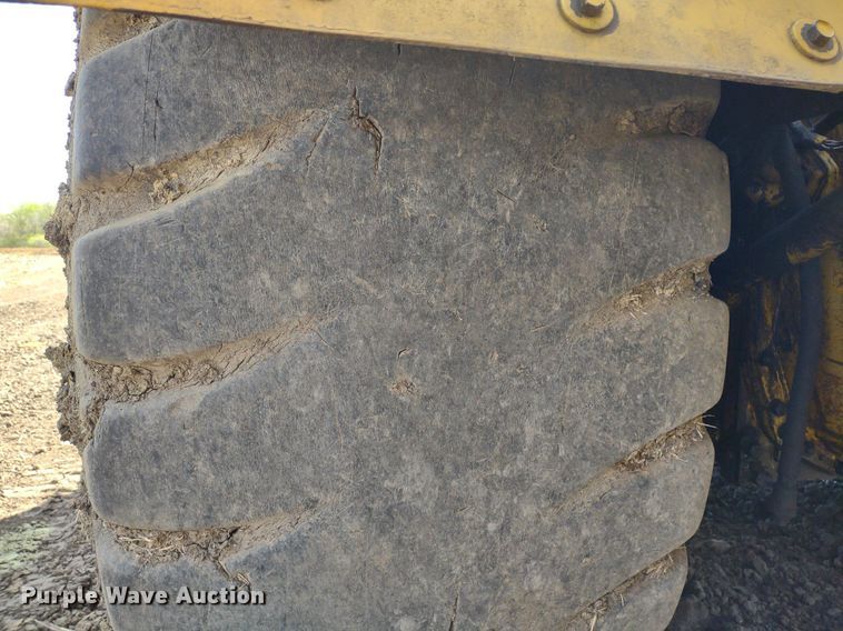 image for item DQ1696 1974 Caterpillar 627B  scraper