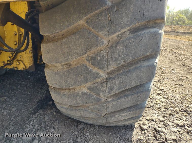 image for item DQ1696 1974 Caterpillar 627B  scraper