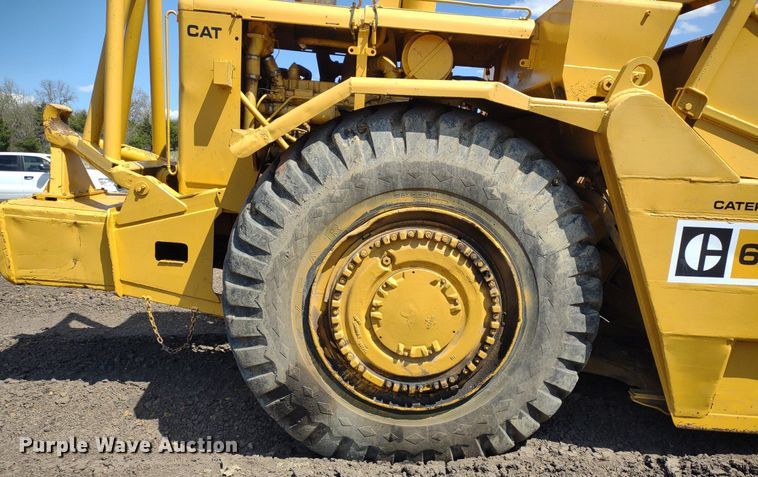 image for item DQ1696 1974 Caterpillar 627B  scraper