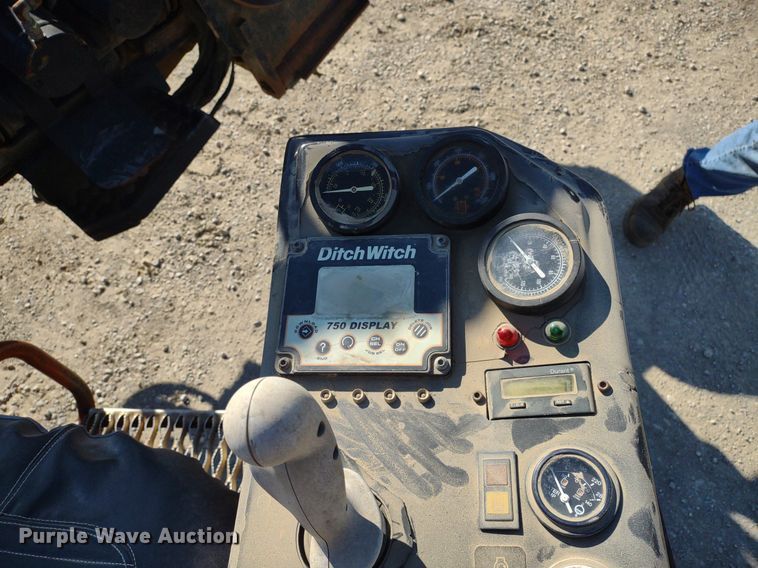 image for item DQ1697 2001 Ditch Witch JT2720 AT  directional boring unit