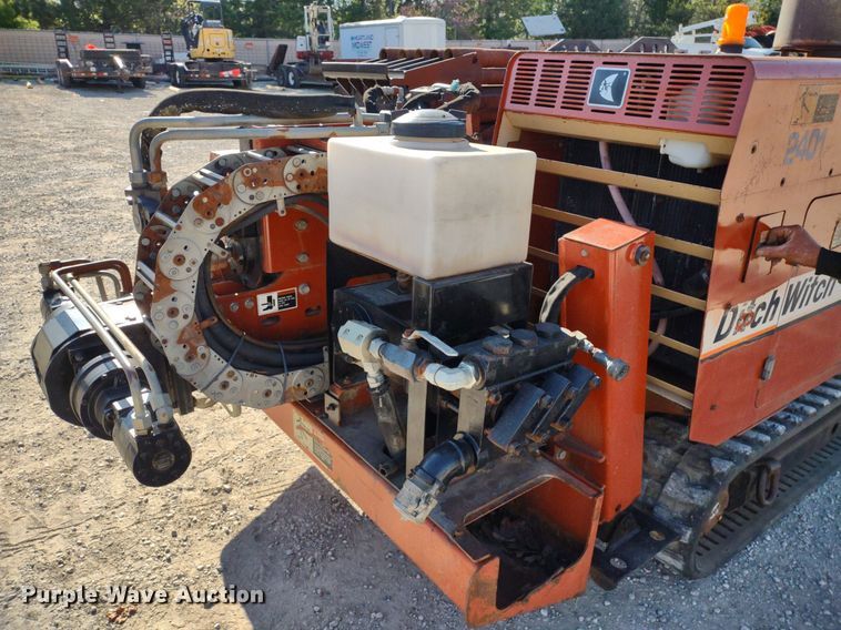 image for item DQ1697 2001 Ditch Witch JT2720 AT  directional boring unit