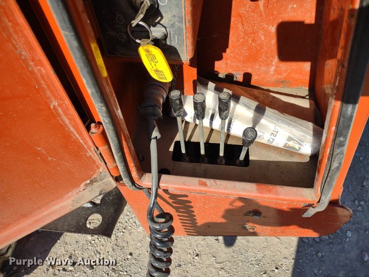 image for item DQ1697 2001 Ditch Witch JT2720 AT  directional boring unit
