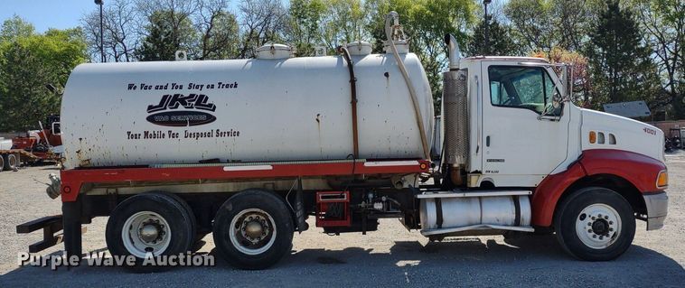 image for item DQ1698 2003 Sterling A9500  vacuum truck