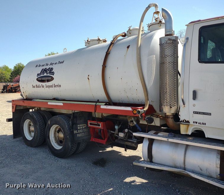 image for item DQ1698 2003 Sterling A9500  vacuum truck