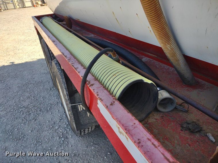 image for item DQ1698 2003 Sterling A9500  vacuum truck