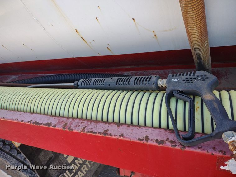 image for item DQ1698 2003 Sterling A9500  vacuum truck