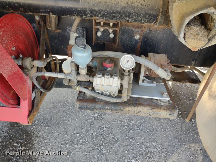 image for item DQ1698 2003 Sterling A9500  vacuum truck