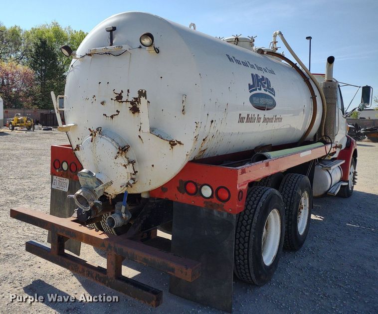 image for item DQ1698 2003 Sterling A9500  vacuum truck