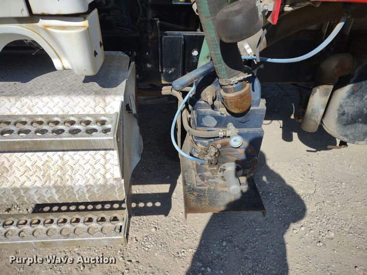 image for item DQ1698 2003 Sterling A9500  vacuum truck