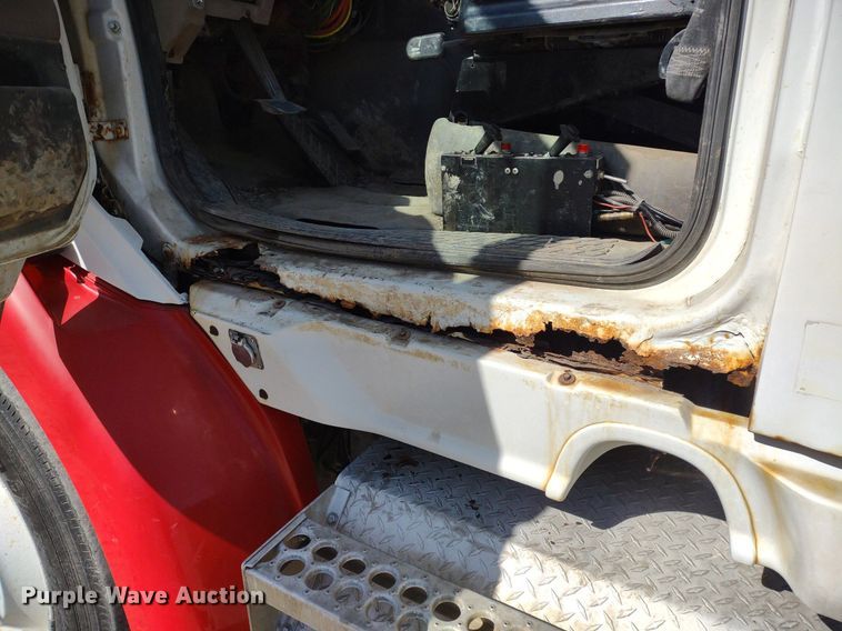 image for item DQ1698 2003 Sterling A9500  vacuum truck