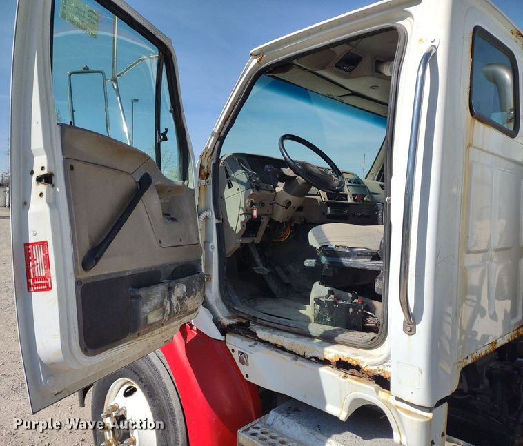 image for item DQ1698 2003 Sterling A9500  vacuum truck