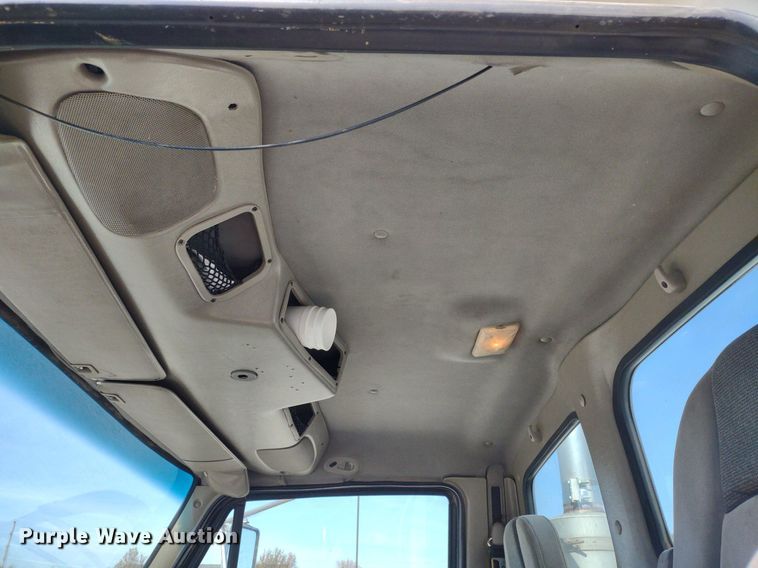 image for item DQ1698 2003 Sterling A9500  vacuum truck