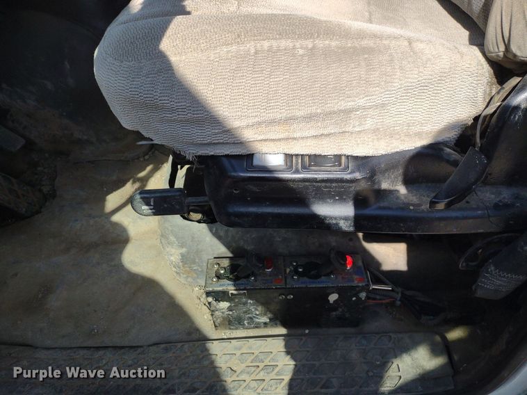 image for item DQ1698 2003 Sterling A9500  vacuum truck