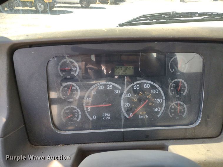 image for item DQ1698 2003 Sterling A9500  vacuum truck