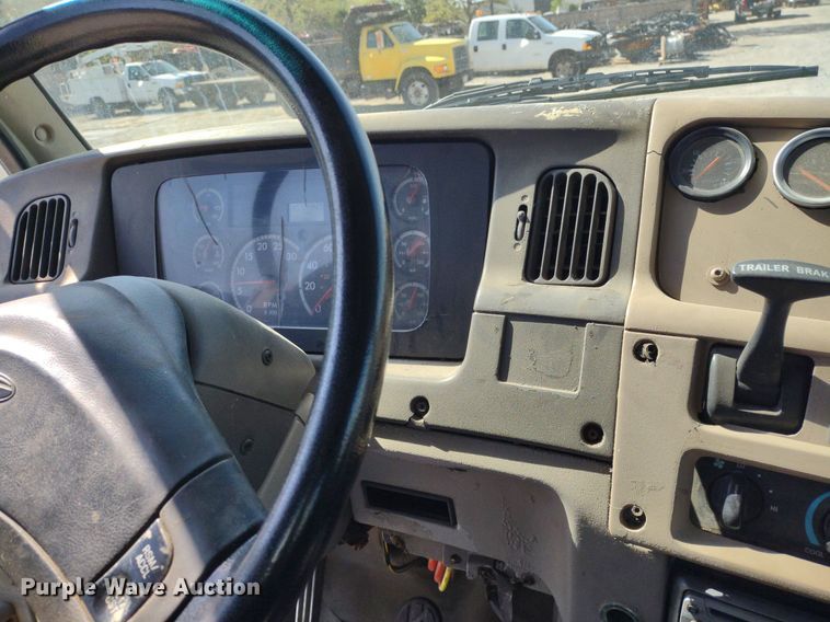 image for item DQ1698 2003 Sterling A9500  vacuum truck