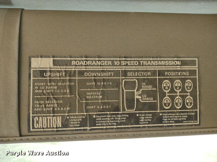 image for item DQ1698 2003 Sterling A9500  vacuum truck