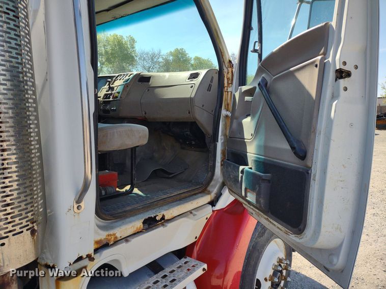 image for item DQ1698 2003 Sterling A9500  vacuum truck