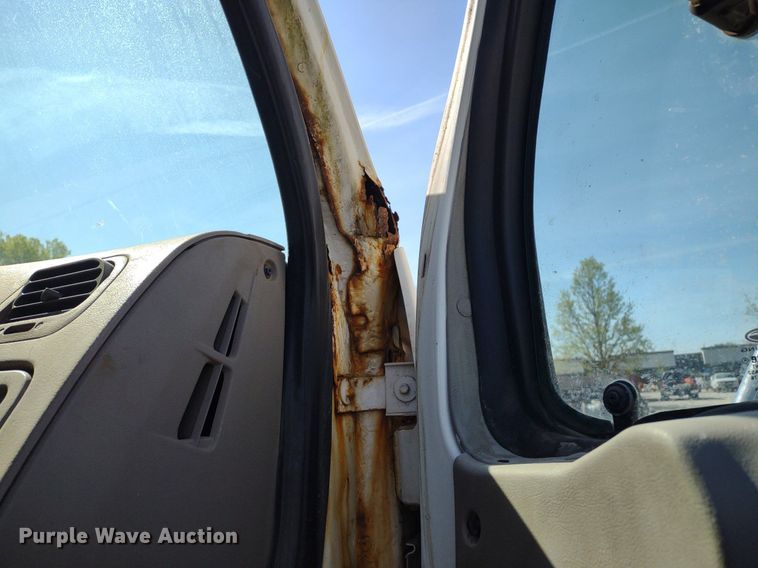 image for item DQ1698 2003 Sterling A9500  vacuum truck