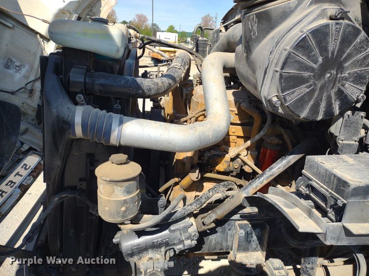 image for item DQ1698 2003 Sterling A9500  vacuum truck