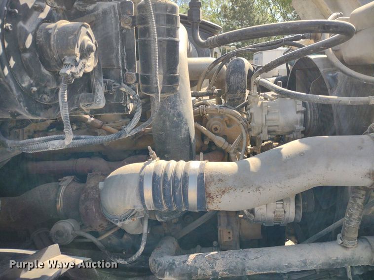 image for item DQ1698 2003 Sterling A9500  vacuum truck