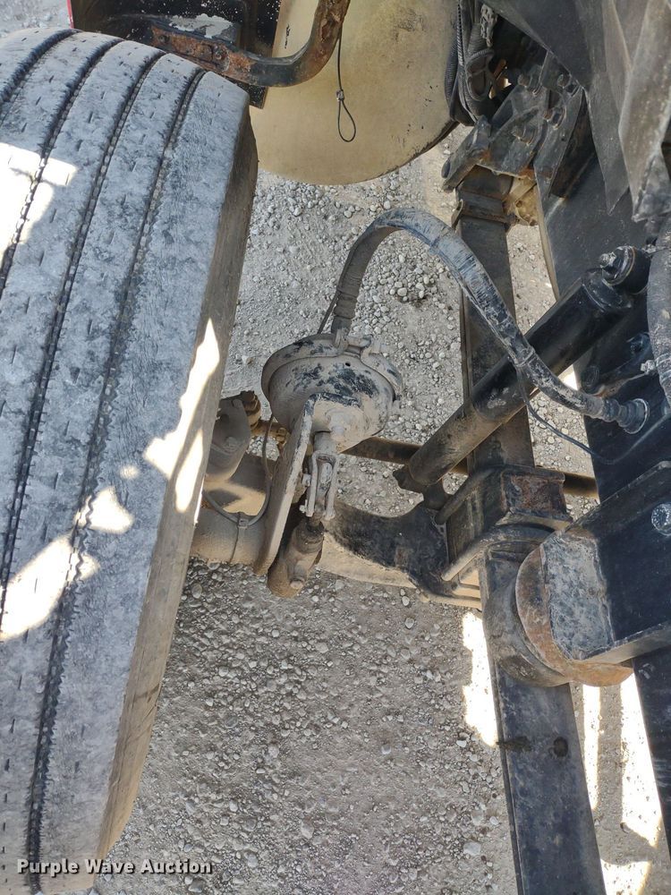 image for item DQ1698 2003 Sterling A9500  vacuum truck