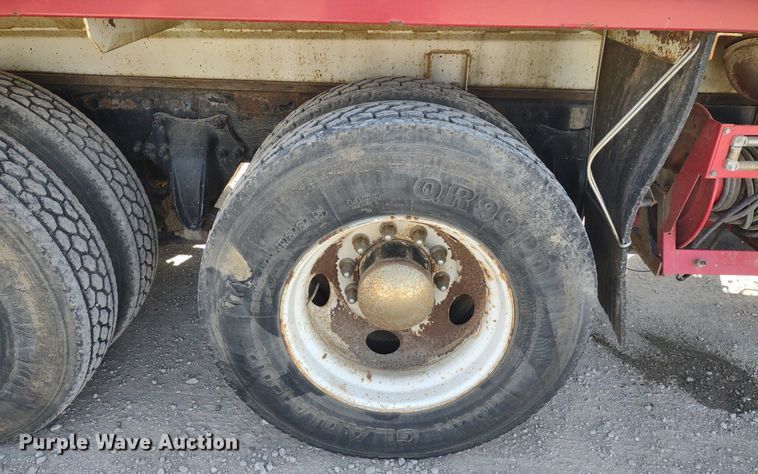 image for item DQ1698 2003 Sterling A9500  vacuum truck