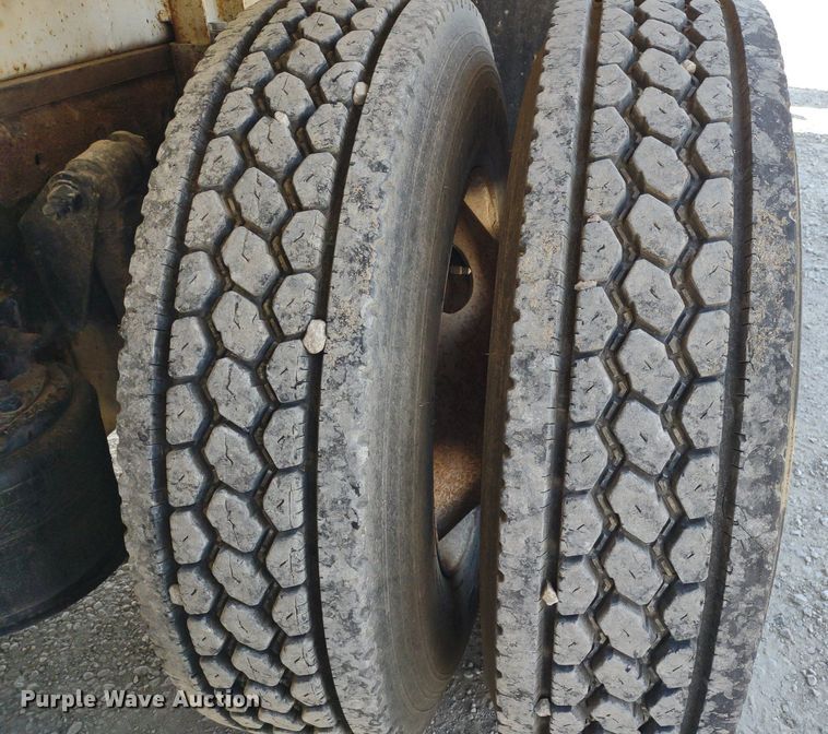 image for item DQ1698 2003 Sterling A9500  vacuum truck