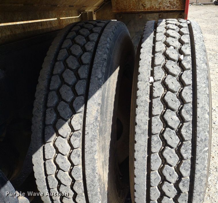 image for item DQ1698 2003 Sterling A9500  vacuum truck