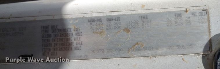 image for item DQ1698 2003 Sterling A9500  vacuum truck