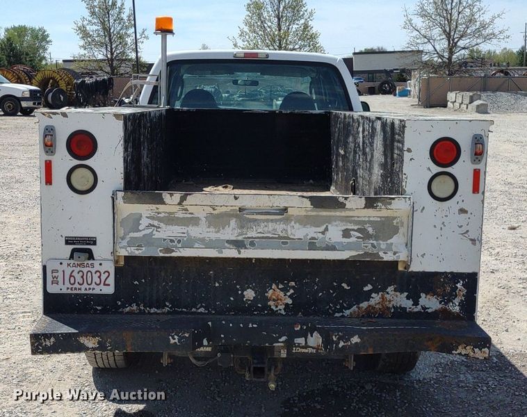 image for item DQ1700 2007 Ford F350 Super Duty XL  Crew Cab utility bed pickup truck