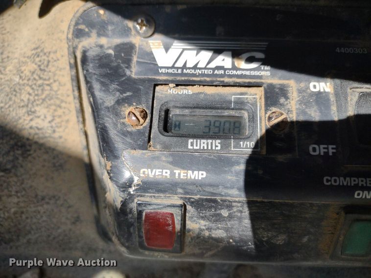 image for item DQ1700 2007 Ford F350 Super Duty XL  Crew Cab utility bed pickup truck